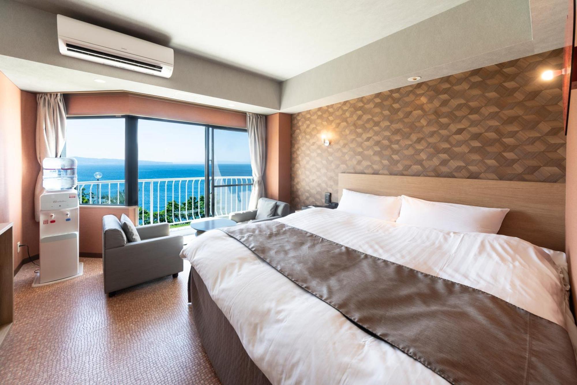 Nagasaki Chapel Coconuts Hotel ＆Resort Iszahaja Kültér fotó