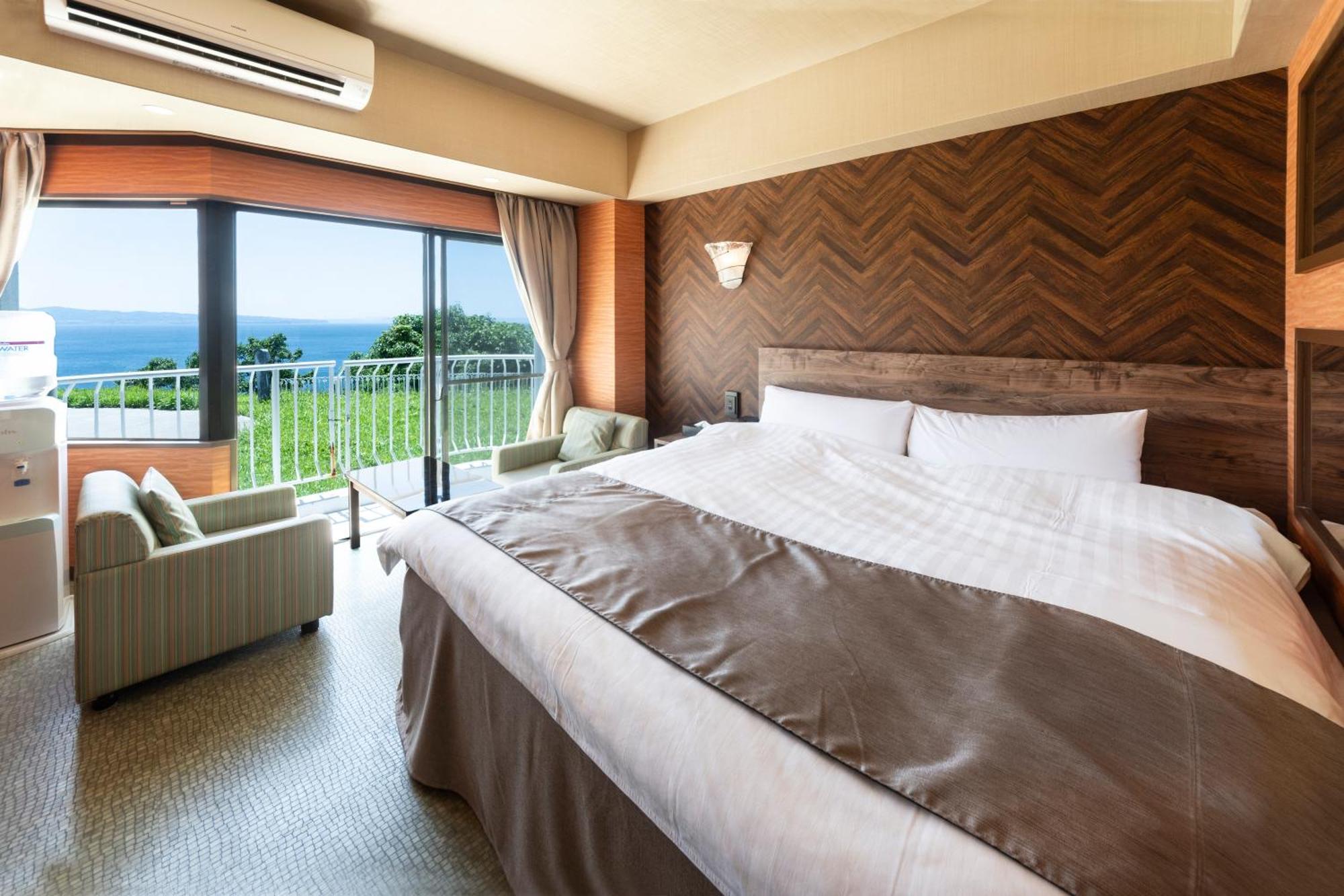 Nagasaki Chapel Coconuts Hotel ＆Resort Iszahaja Kültér fotó