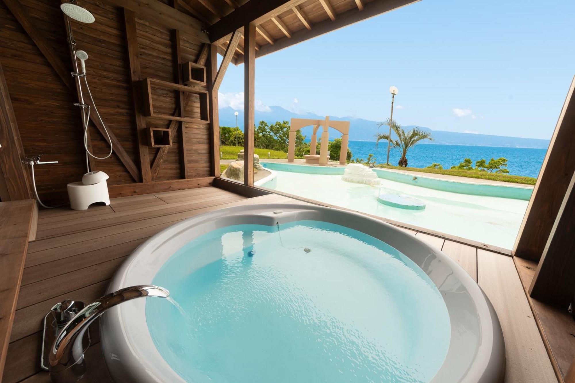 Nagasaki Chapel Coconuts Hotel ＆Resort Iszahaja Kültér fotó