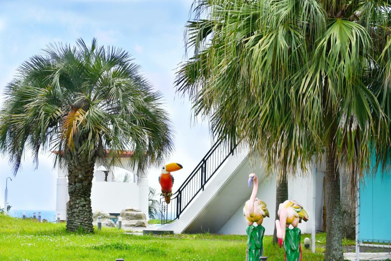 Nagasaki Chapel Coconuts Hotel ＆Resort Iszahaja Kültér fotó